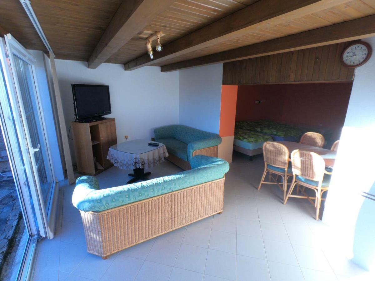 Frymburk 210 Apartman Luaran gambar